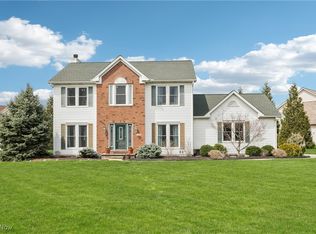 2558 Stonefield Dr, Avon, OH 44011