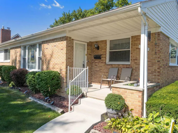 14000 Victoria St, Oak Park, MI 48237