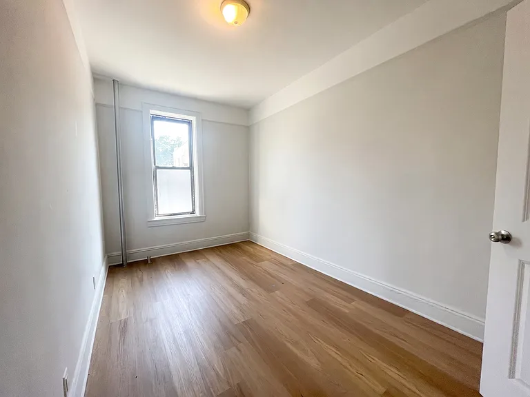49 Mackay Pl #1 — Photo 2