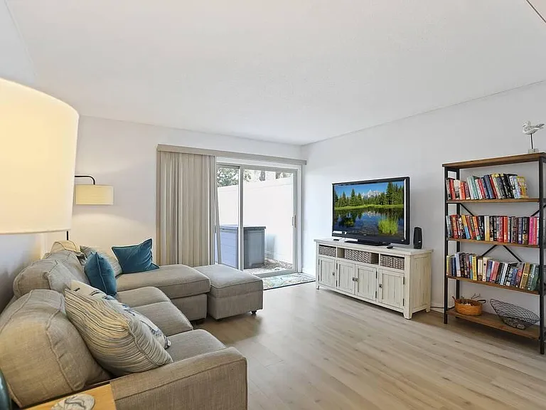 32 S Forest Beach Dr #59 — Photo 3