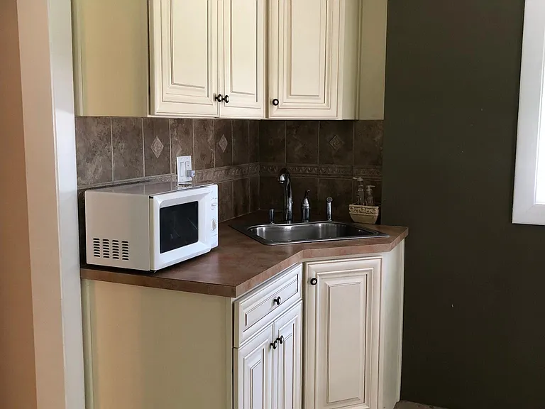 61 Evelyn Rd — Photo 5