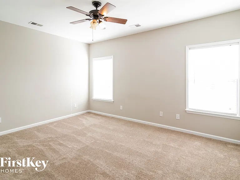 325 Crossandra Ave — Photo 8