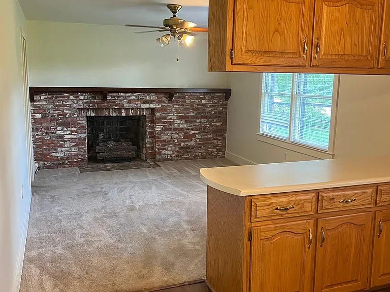 119 Beechwood Dr — Photo 3