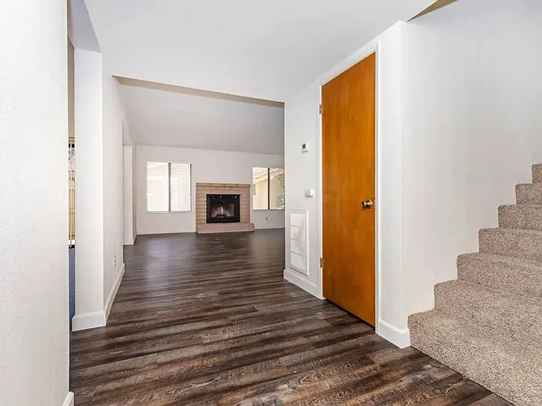 7178 N Jackson Ave — Photo 17