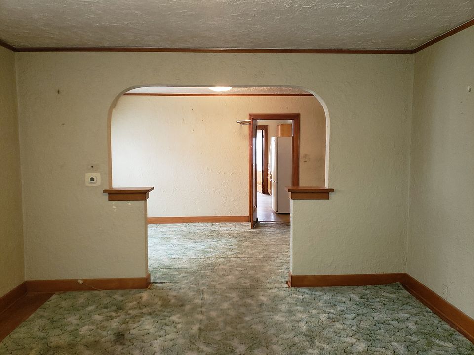 2nd image of 513 Bangs St