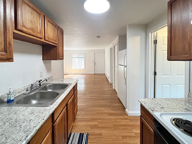 Building Photo - 5616 McKinley Ave #C