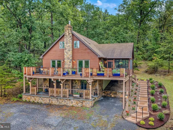 18 Donegal Ln, Berkeley Springs, WV 25411