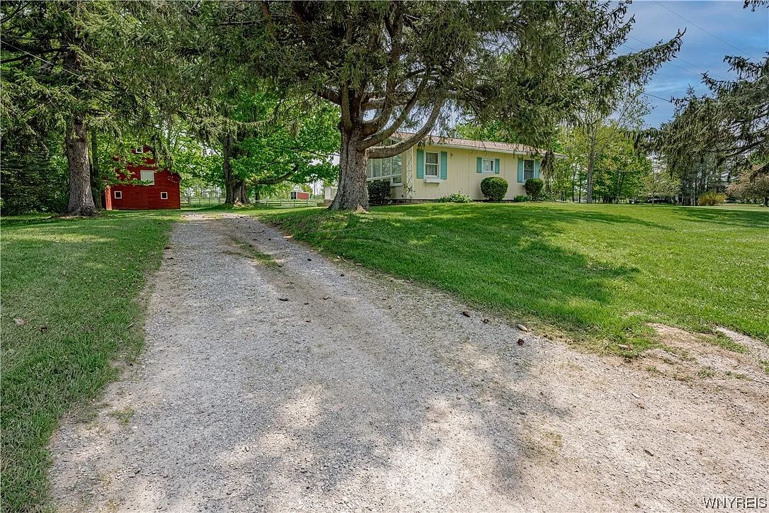 2547 McClew Rd photo 1