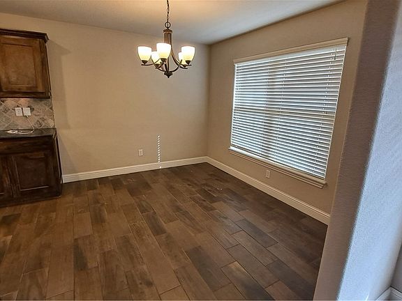 3rd image of 4203 SW Limestone Ave