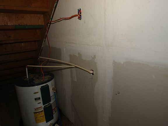 5th image of 348 Longwood St #348