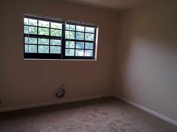 5th image of 324 Southwind Dr APT 8