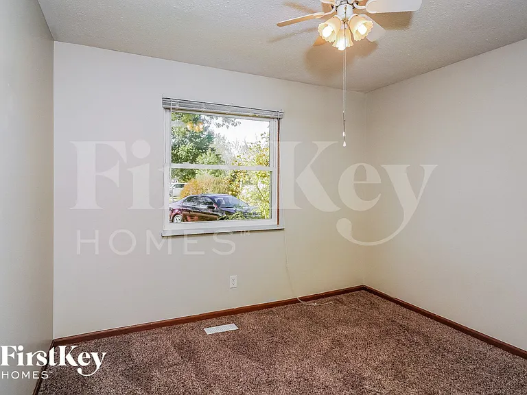 8631 Pleasant Creek Ct — Photo 14