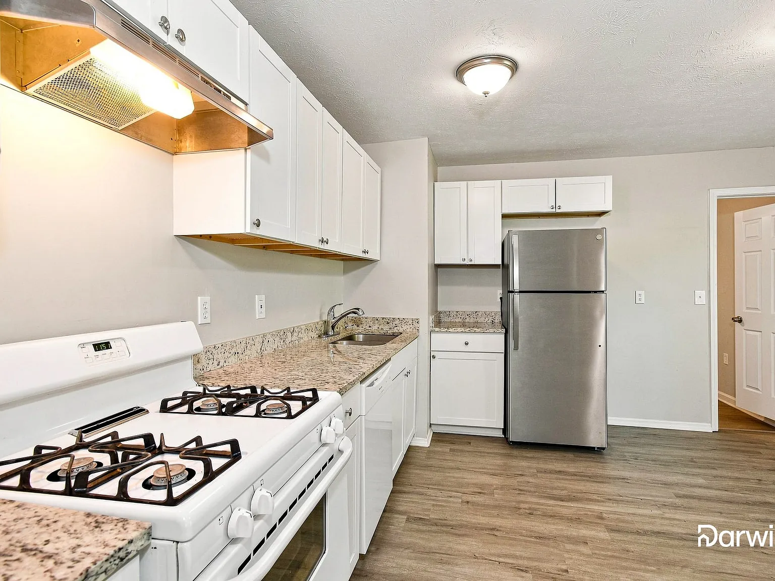 3 bed, 2.0 bath, 1378 sqft, $2,075 — Photo 3