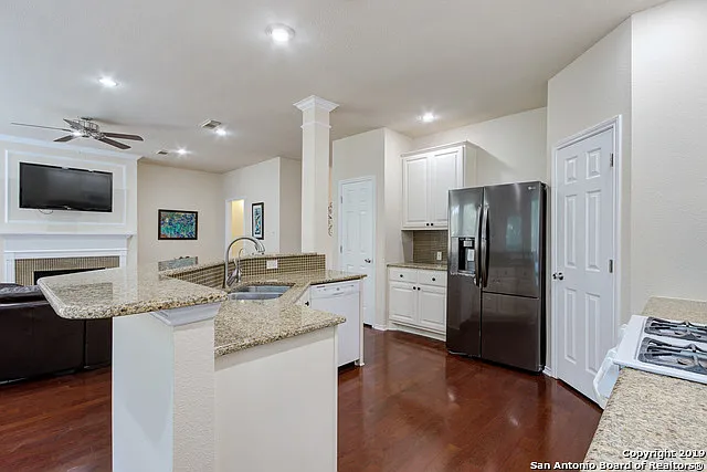 1321 Holmes Ln — Photo 14