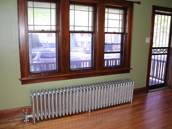 2nd image of 2462 N Fratney St