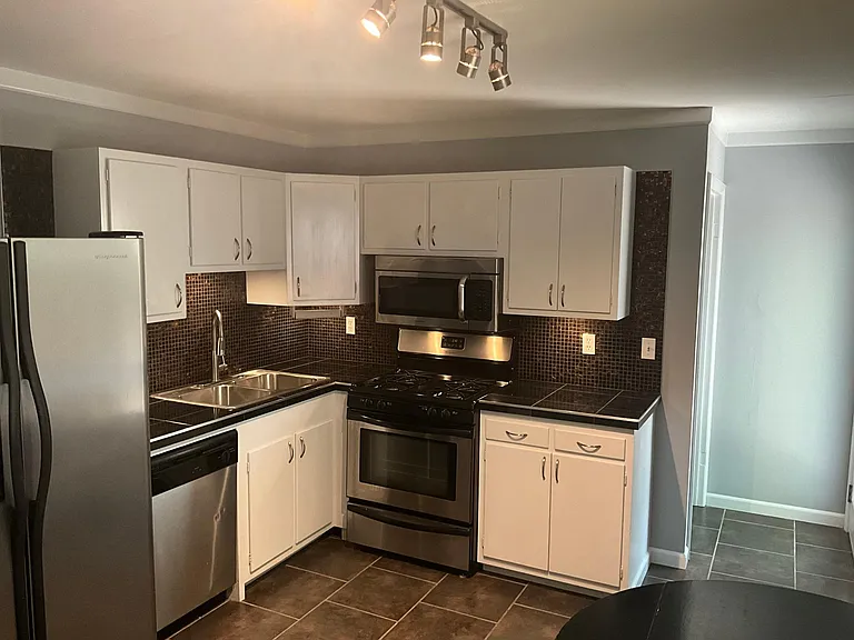 213 W Pitman St — Photo 54