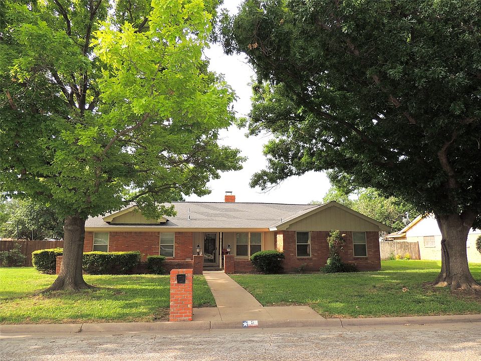 1st image of 5 Cobblestone Ln