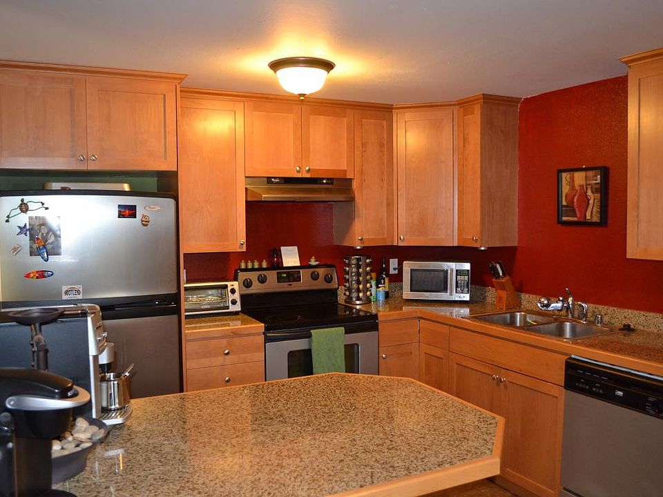 Grantite Counters & Stainless Steal Appliances