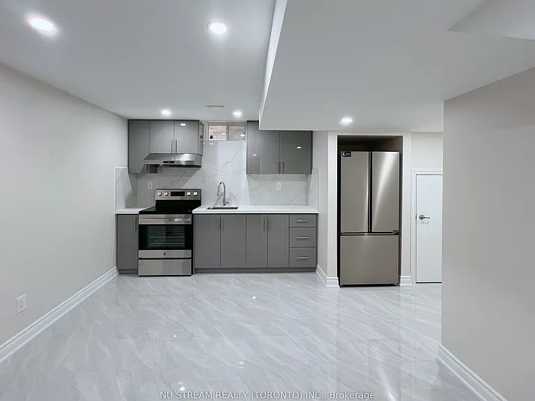133 Jinnah Ave #BASEMENT — Photo 2