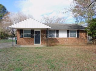 2300 Willow Rd, Greensboro, NC 27406