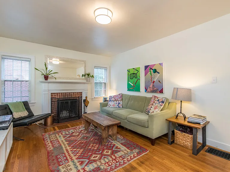 156 Wabash Dr — Photo 3