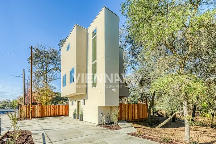 7437 Antelope Rd — Photo 2