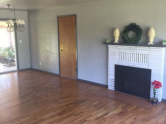 4th image of 2449 Obispo Dr