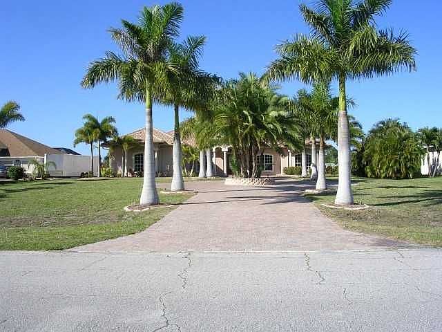 1st image of 2722 SE Eagle Dr