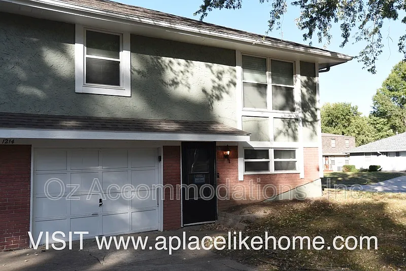 2 bed, 1.0 bath, 1000 sqft, $1,275 — Photo 2