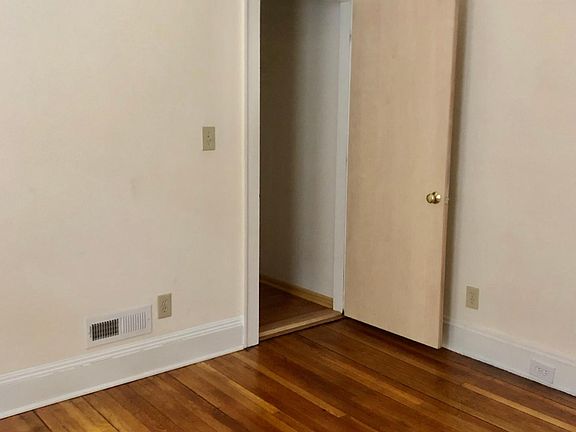 5th image of 3054 Kensington Rd APT 3