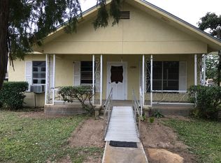 19317 D Hanis St, Lytle, TX 78052