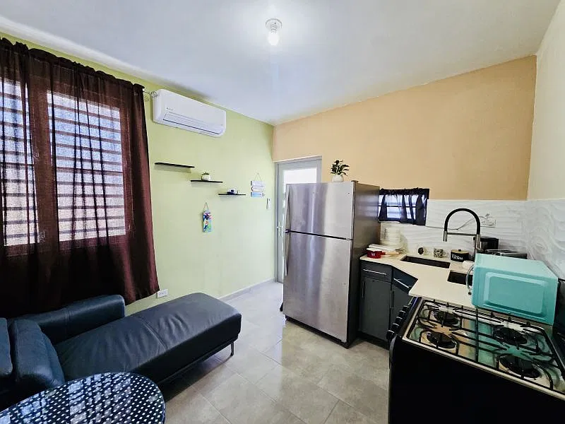1 bed, 1.0 bath, 360 sqft, $950 — Photo 2