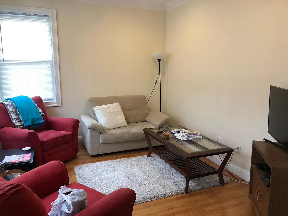 Building Photo - 182 Calumet St #1