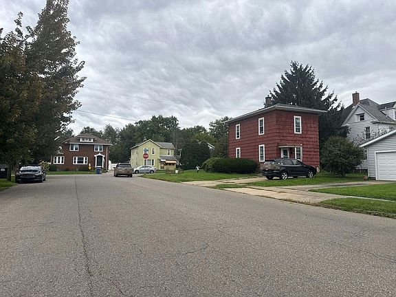 5th image of 710 Cherry Rd NE