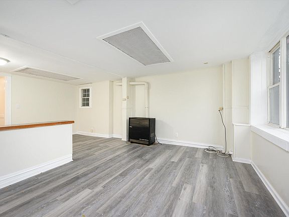 4th image of 2629 N California Ave #G