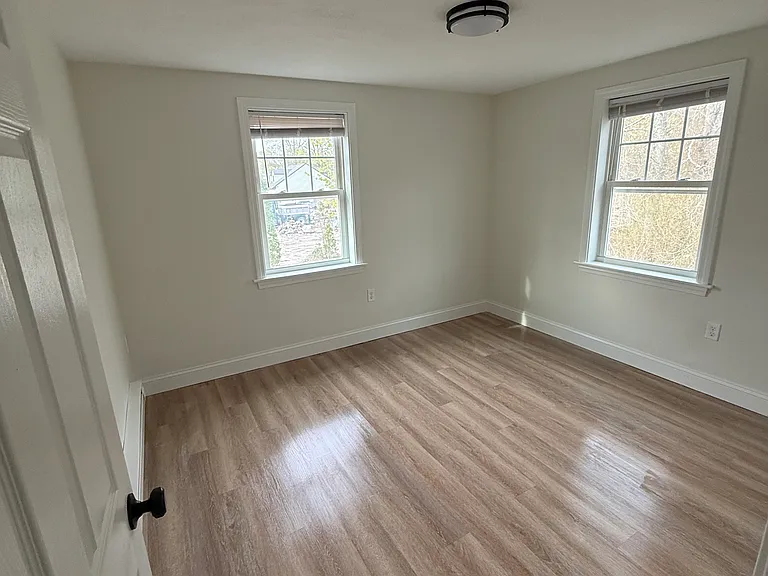 292 Smith St — Photo 7