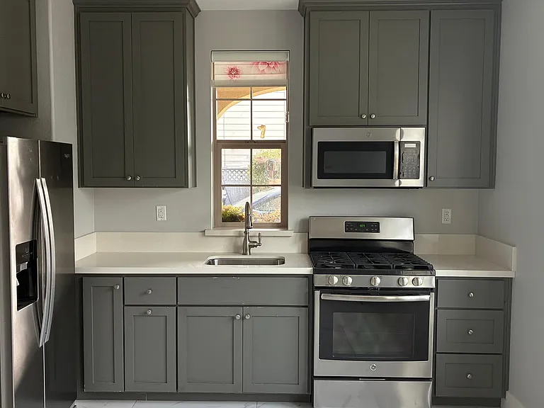 631 W Hearst Ln — Photo 11