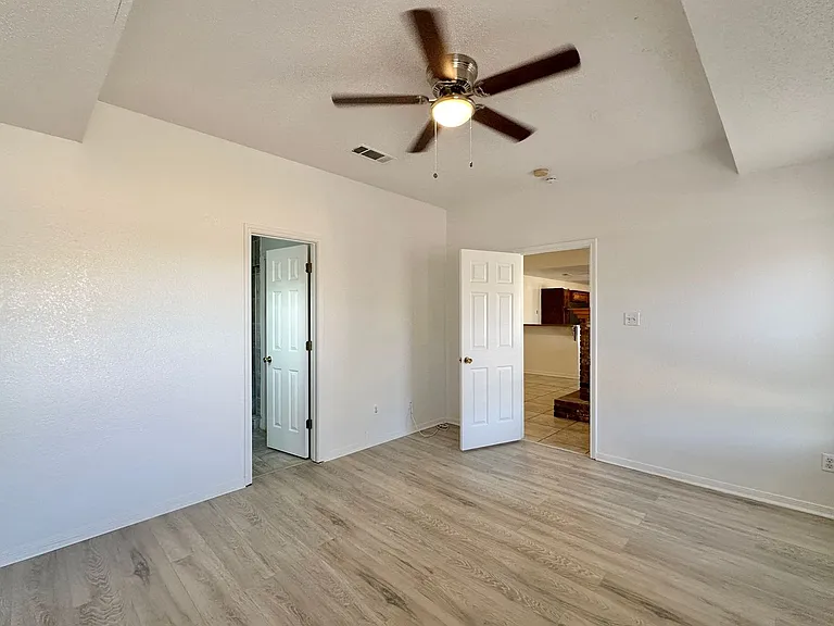 3004 Sundown Ln — Photo 15