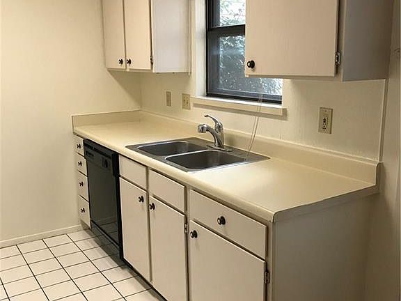4th image of 8400 Jamestown Dr APT 216