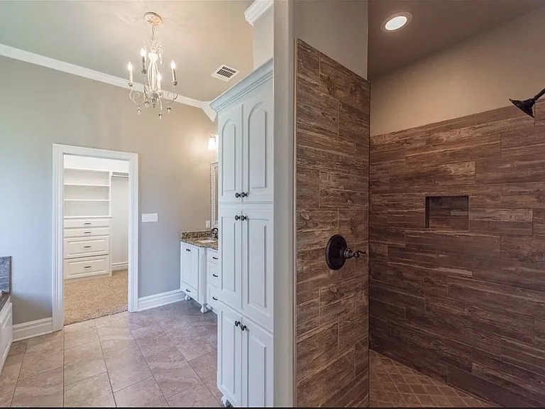 155 Lori Dr — Photo 7