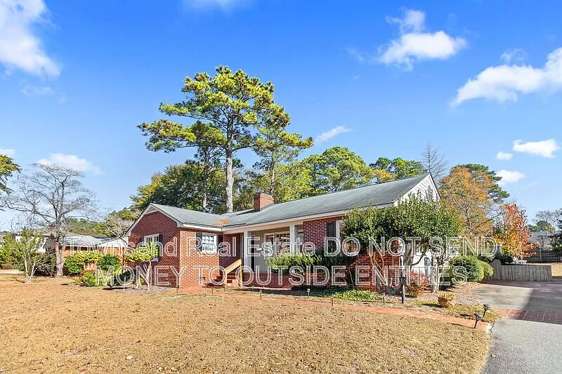 3 bed, 2.0 bath, 1575 sqft, $2,045 — Photo 4