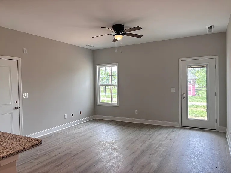 302 Hillview Mills Blvd — Photo 4