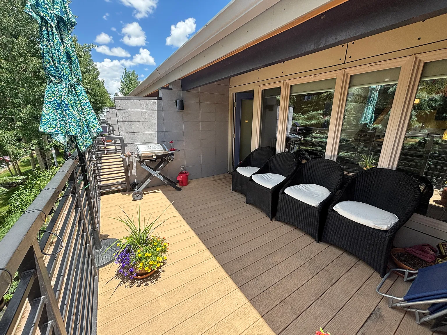 2 bed, 1.5 bath, 1100 sqft, $3,500 — Photo 3