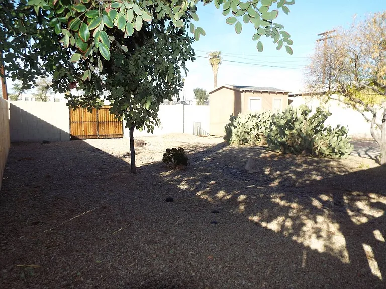 828 N 6th Ave — Photo 25