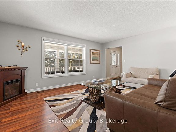 5th image of 22 Willow Point Rd