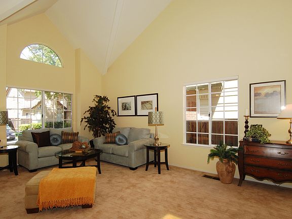 2nd image of 212 Bradbury Ln