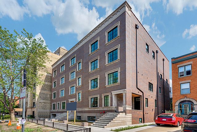 1st image of 647 W Aldine Ave Unit 4E