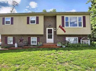 65 Burning Brush Cir, Etters, PA 17319