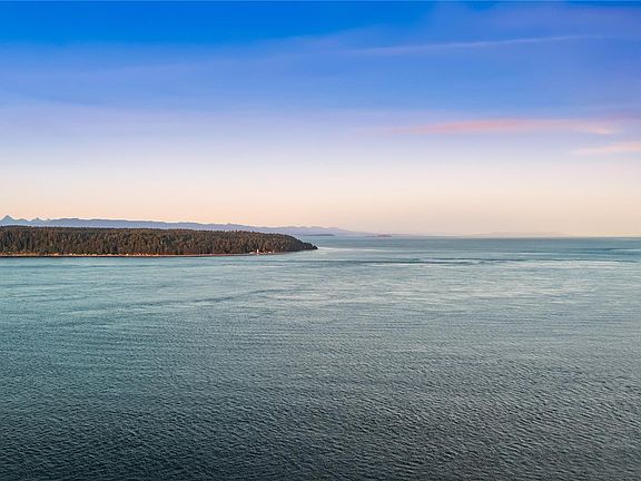 3rd image of 433 Eagle Ridge Rd