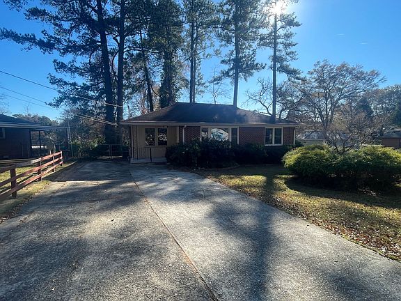 2nd image of 580 Kennesaw Dr SE